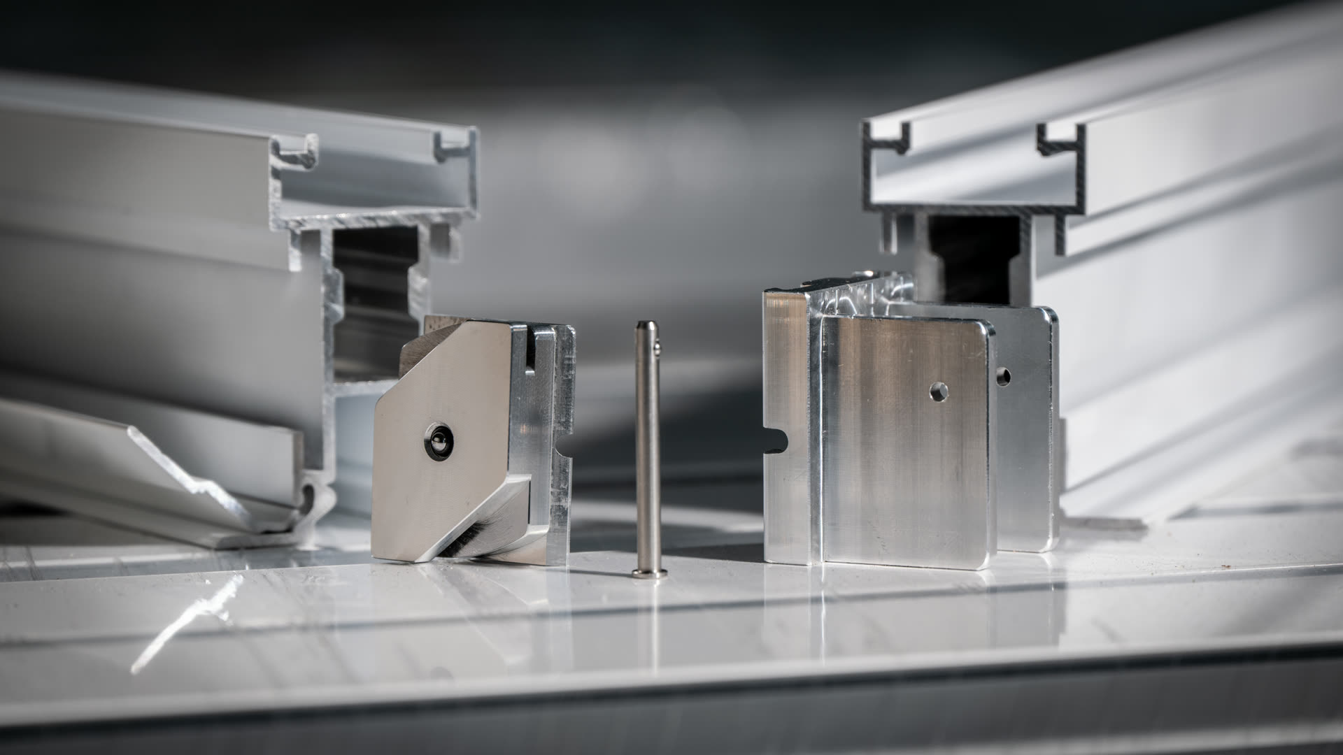 EVO Connector joining two ceiling grid profiles
